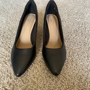 Clarks Women's Black Pumps